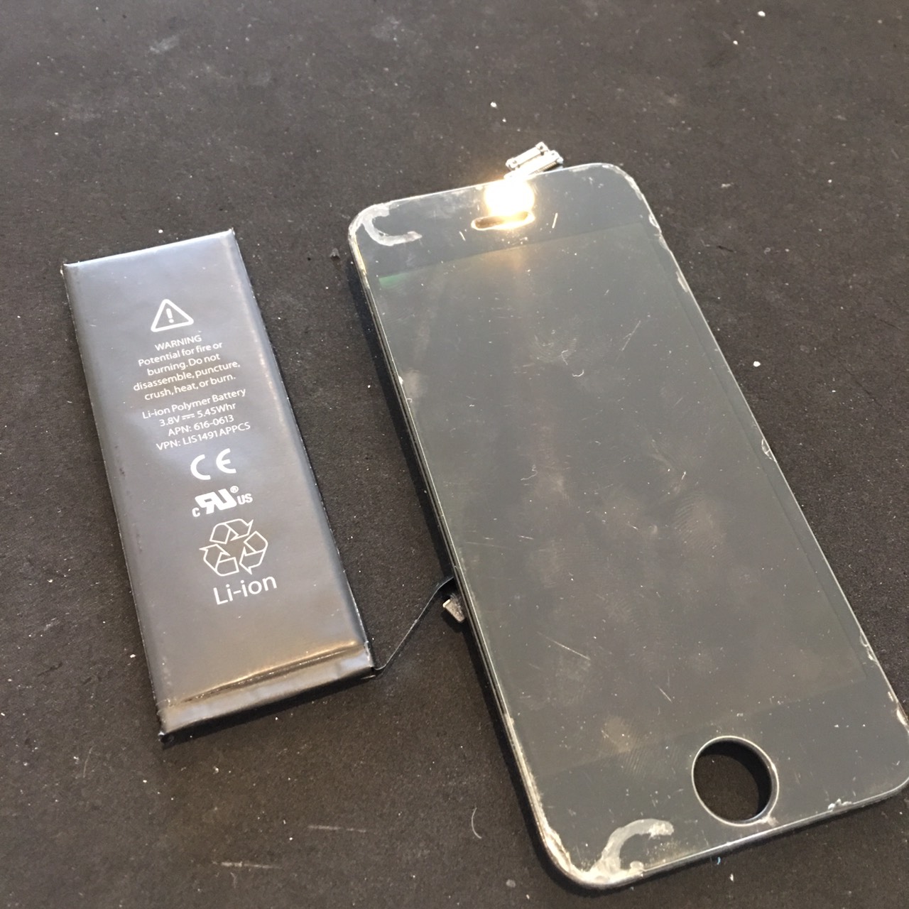 0805｜iPhone5｜液晶パネル交換｜バッテリー交換修理